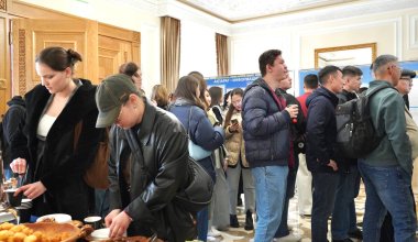 Больше 12,5 тысяч казахстанцев проголосовали на референдуме за границей