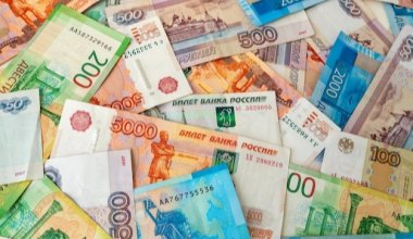 Как дешёвый рубль влияет на стоимость продуктов и инфляцию в Казахстане