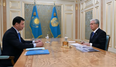 Токаев потребовал ускорить строительство ЛРТ и SkyTrain в Алматы