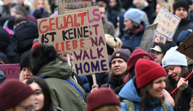 В Германии тысячи вышли на протест против дипфейков