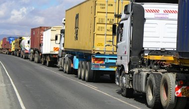 Граница на замке? Люди часами не могут попасть из Казахстана в Россию