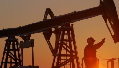 Reuters: нефтяная отрасль РФ теряет объемы