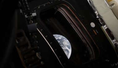 «Орион» с астронавтами приблизился к Луне