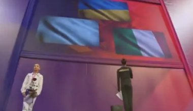 Российская гимнастка отвернулась от флага Украины на Кубке мира