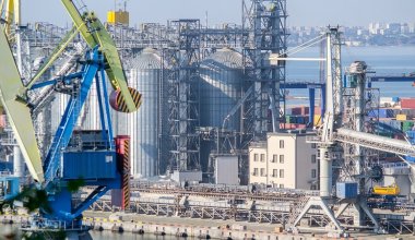 Порт, через который идет казахстанская нефть, снова заработал после атак дронов