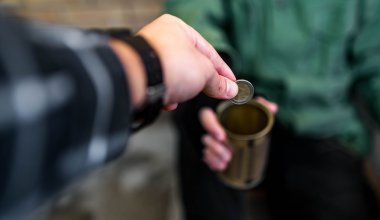 Щедрость граждан Казахстана, Узбекистана и России сравнили аналитики