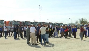 Водители уборочной техники устроили бойкот в Шымкенте