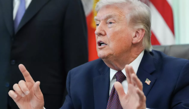 Трамп объявил о паузе в ударах по Ирану