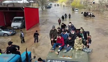 Добровольцы из Казахстана устраняют последствия наводнений в Дагестане