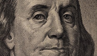 Курсы валют: сколько стоит доллар в обменниках Казахстана 12 апреля