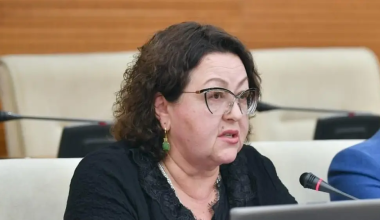 «Лучше перебдеть» – депутат разъяснила, кто отвечает за выпускников после школы