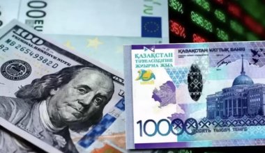 Падением доллара завершились торги в Казахстане