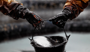 Нефть подешевела более чем на 10% за два часа