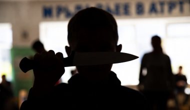 Родители пожаловались на ребёнка с ножом в детсаду в Мангистау
