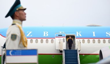 Лидеры съезжаются на саммит: Мирзиёев прилетел в Астану