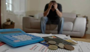 Банкам запретили опустошать счета узбекистанцев