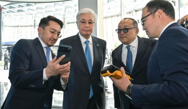 Токаеву показали первый в Казахстане платёж криптовалютой