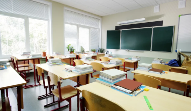 Педагоги просят не отдавать школы акиматам