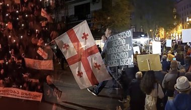 В Тбилиси сотни людей вышли на марш за свободу СМИ