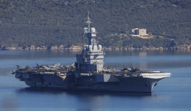 Франция направила военные корабли к Ормузскому проливу