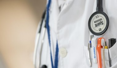 Онкологи в дефиците: Казахстану критически не хватает врачей