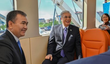 Токаев прокатился на LRT в Астане