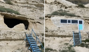 Скальную мечеть в Мангистау испортили стеклопакетами