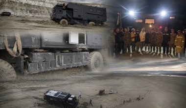 Автодом с британцами пришлось откапывать из грязи в Мангистау