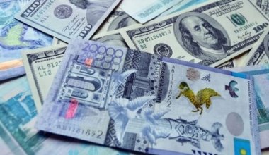 Тенге перешел в наступление: доллар резко упал на бирже