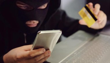 Казахстанцев призвали к осторожности при записи к врачу онлайн