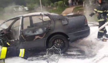 После взрыва с пострадавшими: в Астане вновь загорелся автомобиль