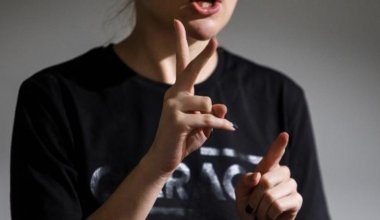 Власти ответили, станет ли жестовый язык официальным в Казахстане