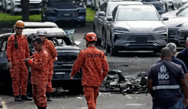 Певец Оливер Три погиб при крушении вертолета в Бразилии