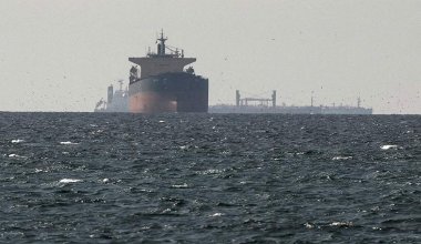 Ормузский пролив остается закрытым для транзита