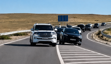 Полиция сорвала опасный VIP-кортеж из иномарок в Кентау