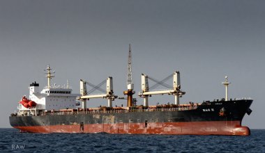 Крупномасштабная эвакуация: 11 тыс. моряков покинут Ормузский пролив
