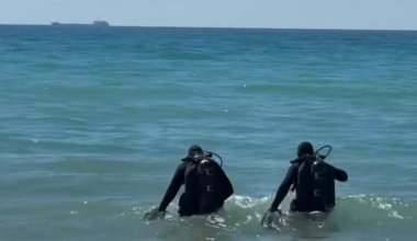 Вертолет и беспилотники подняли над Каспием: МЧС сообщило о поисковой операции