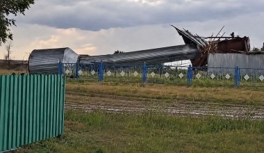Ветер повалил водонапорную башню в Северо-Казахстанской области
