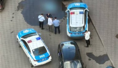 15-летняя девушка выпала из окна многоэтажки в Астане