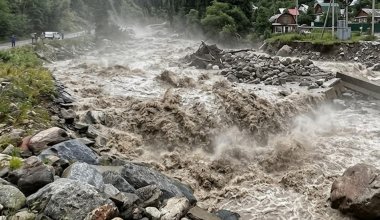 В Алматы объявили эвакуацию из-за угрозы селя