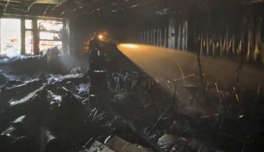 Спасатели эвакуировали павлодарцев из-за пожара в магазине