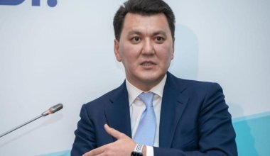 Ерлан Карин вступил в «Әділет» и идет в Курултай