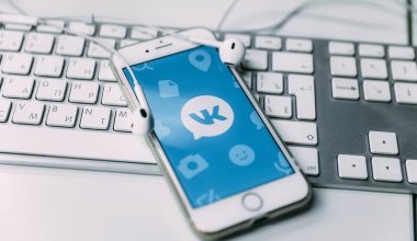 VK попал под санкции ЕС: смогут ли казахстанцы им пользоваться?
