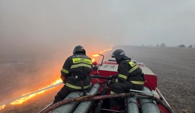 Степь и леса загорелись в двух регионах Казахстана