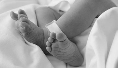 Смерть новорожденной тройни расследуют в роддоме Каскелена
