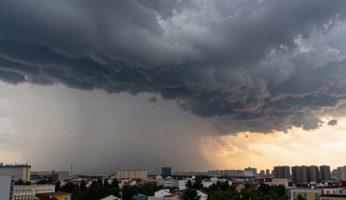Бури, град и жара до +40: чего ждать казахстанцам 23 июля