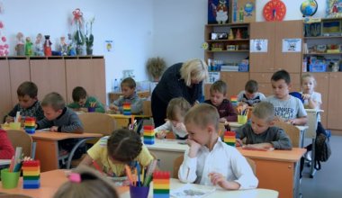 Скандал в алматинской школе: почему уволили директора вопреки протестам педагогов