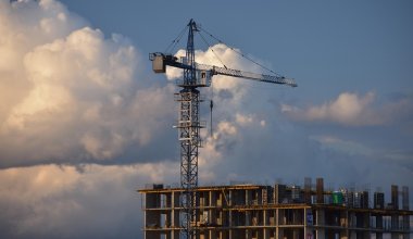 В Алматы начали массово лишать лицензий строительные компании