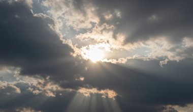 От сильных дождей до экстремальной жары: непогода накроет Казахстан