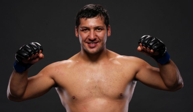 UFC выплатит казахстанцу миллионы за эффектный нокаут